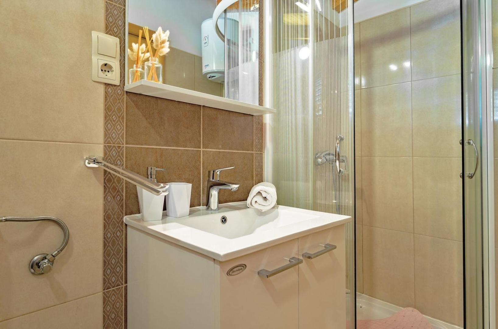 Sea Flower Beachfront Villa Севид Экстерьер фото