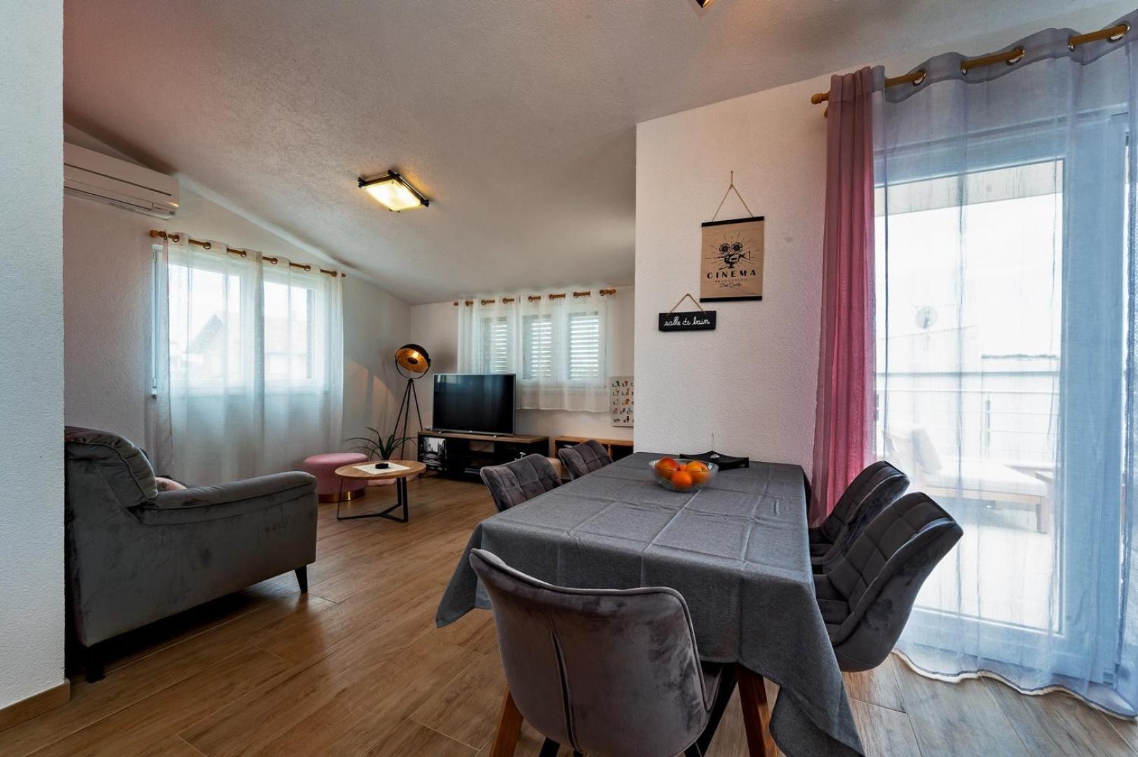 Sea Flower Beachfront Villa Севид Экстерьер фото