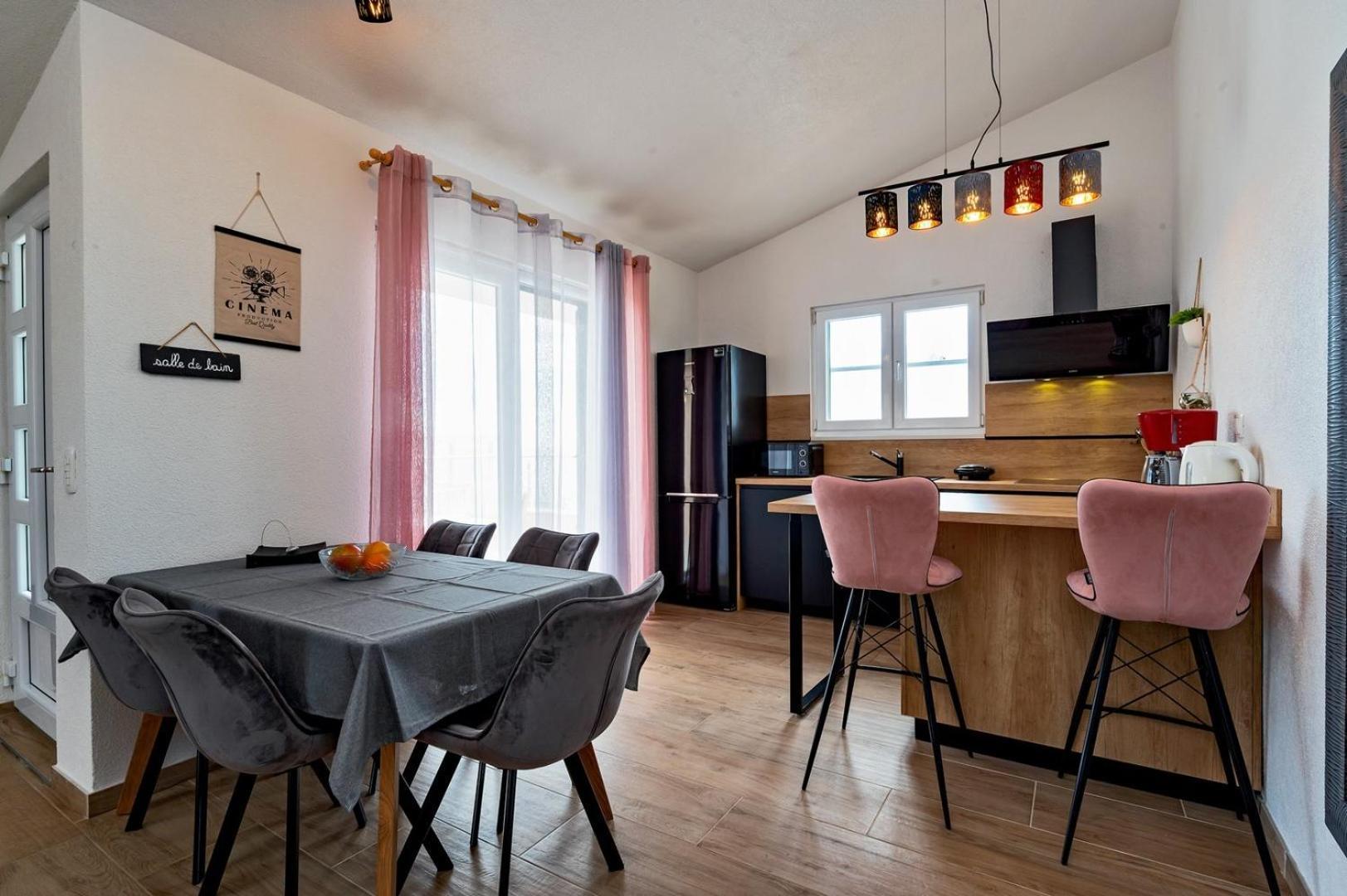 Sea Flower Beachfront Villa Севид Экстерьер фото
