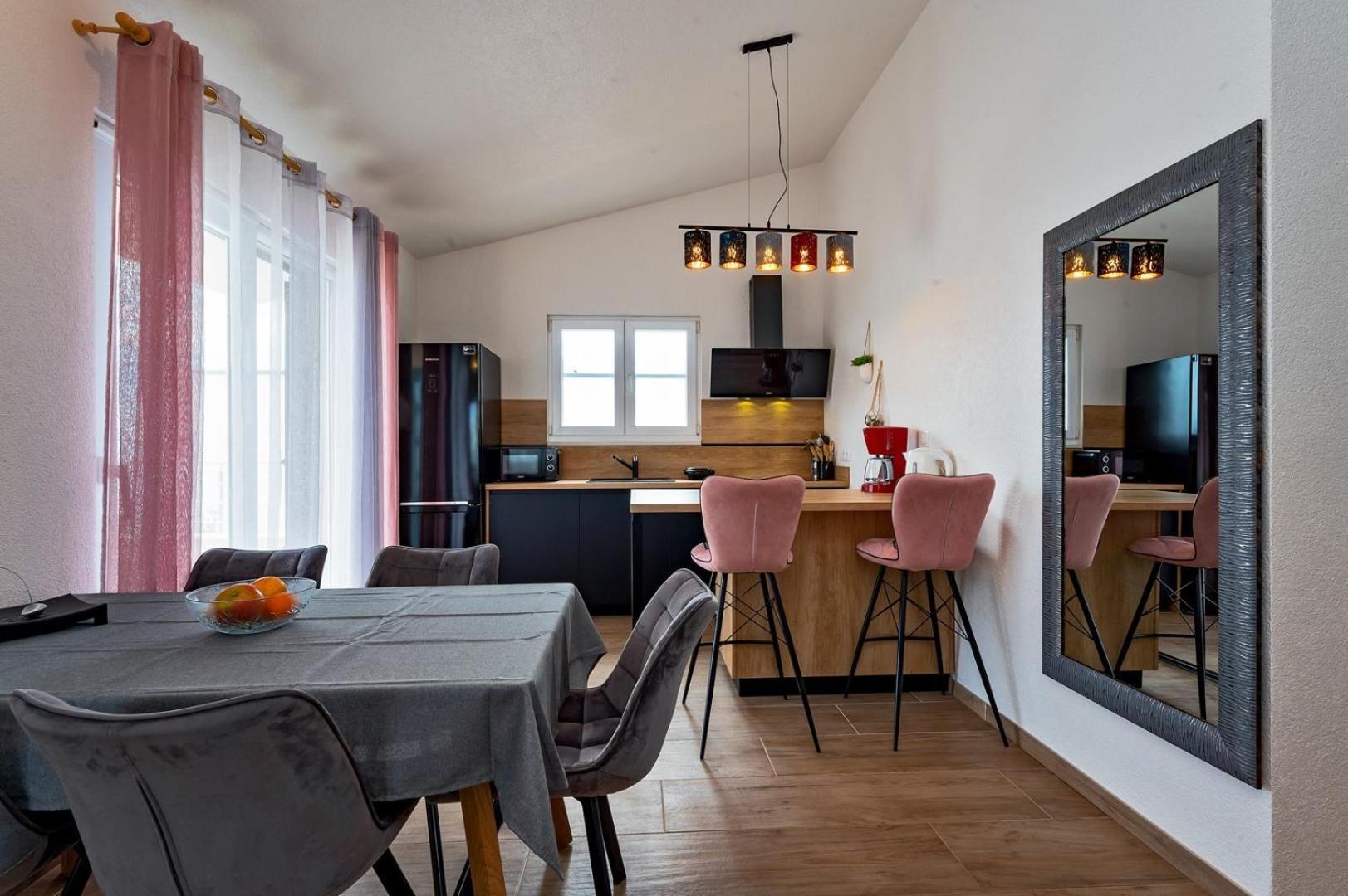 Sea Flower Beachfront Villa Севид Экстерьер фото