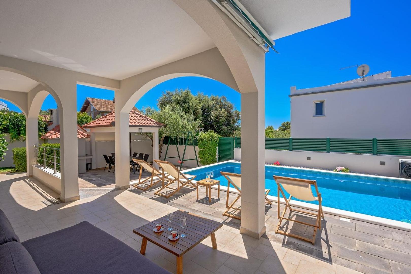 Sea Flower Beachfront Villa Севид Экстерьер фото